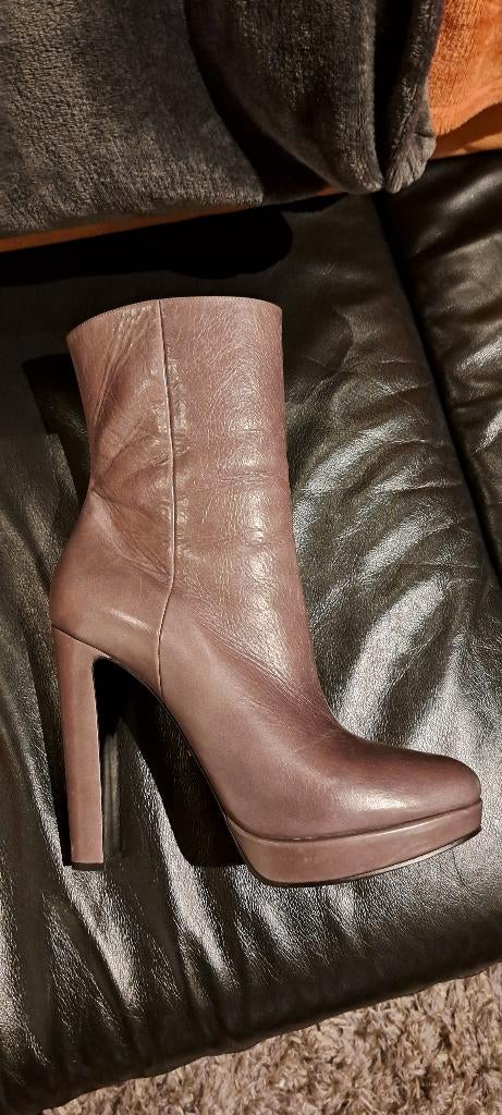 Prada laarzen maat 41, Kleding | Dames, Schoenen, Overige kleuren, Prada, Lage of Enkellaarzen, Ophalen of Verzenden