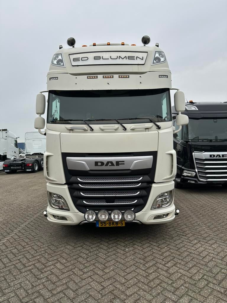Daf xf 530 (alle opties) (dealer onderhouden), Automaat, Achterwielaandrijving, Wit, Leder
