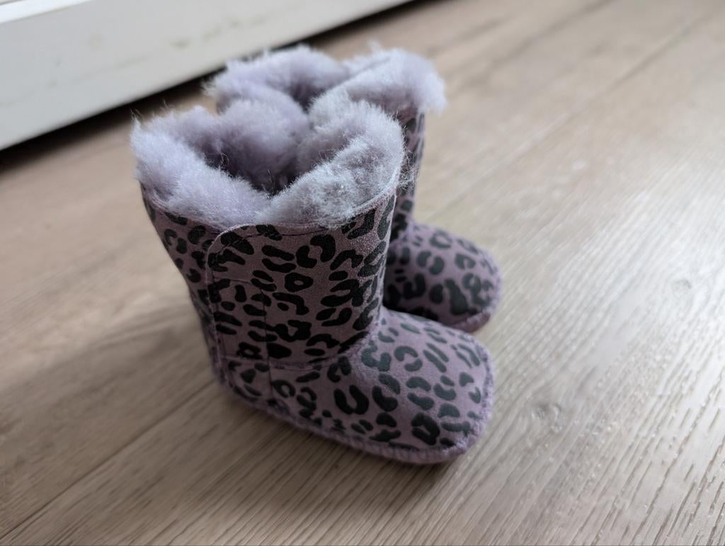 Schattige Uggs maat 16, Ophalen, Zo goed als nieuw, Meisje, Schoentjes
