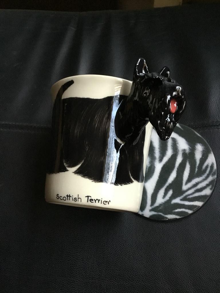Grote mok met Schotse terriër, Ophalen of Verzenden, Zo goed als nieuw