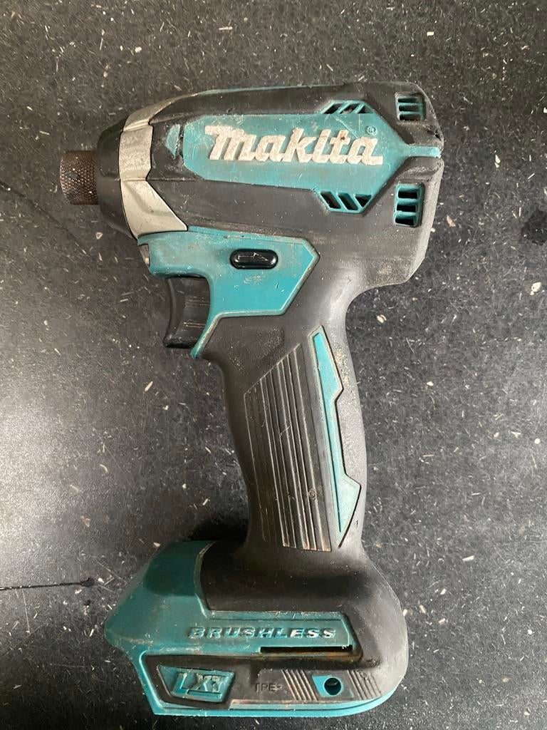 Makita DTD153 Schroefmachine, Gebruikt, Variabele snelheid, Ophalen of Verzenden, Boor- en Schroefmachine