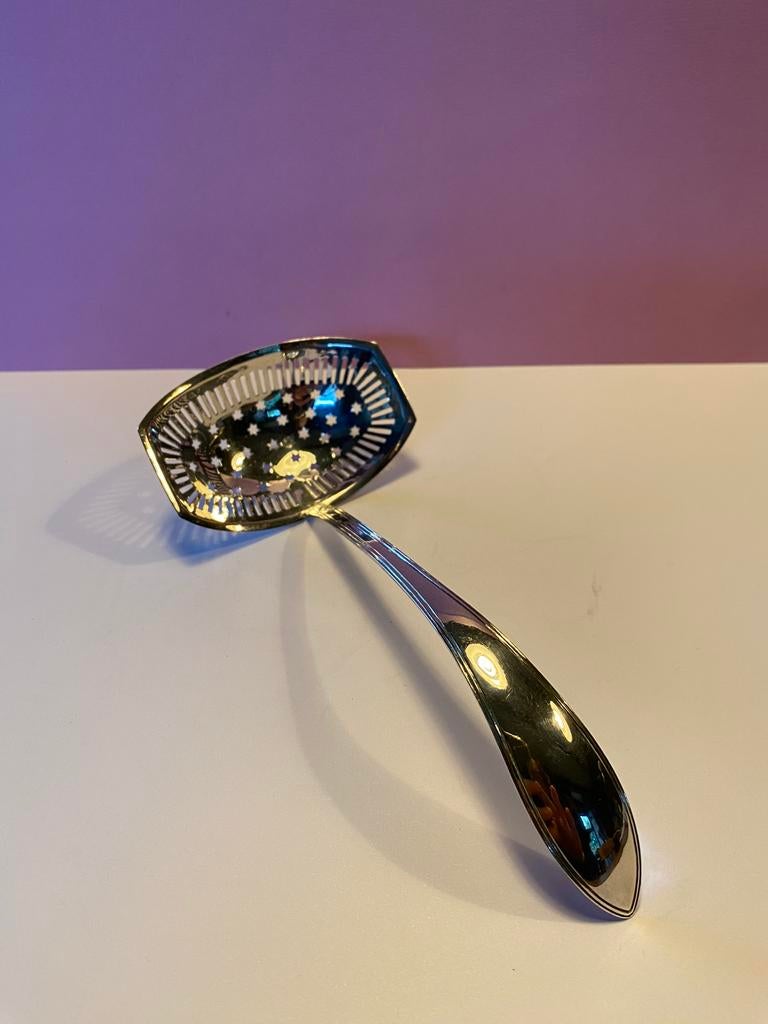 Zilveren strooilepel uit 1828, Antiek en Kunst, Ophalen of Verzenden, Zilver