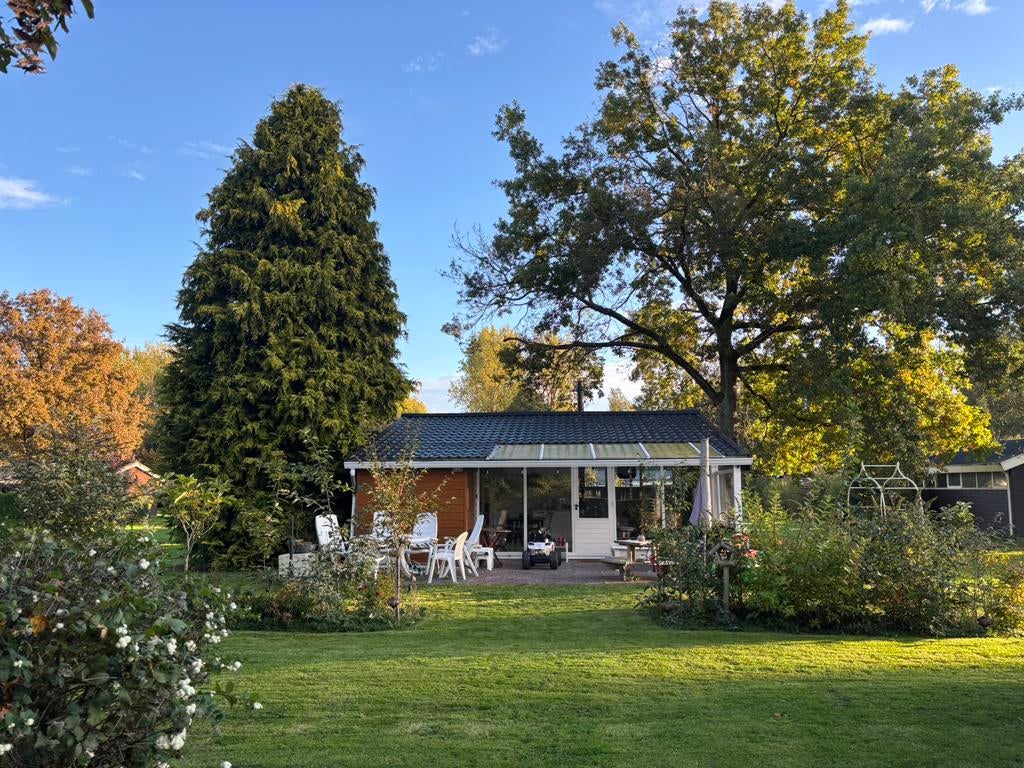 Luxe bungalow - Compleet gerenoveerd in 2024!, In bos, 2 slaapkamers, Recreatiepark, Flevoland