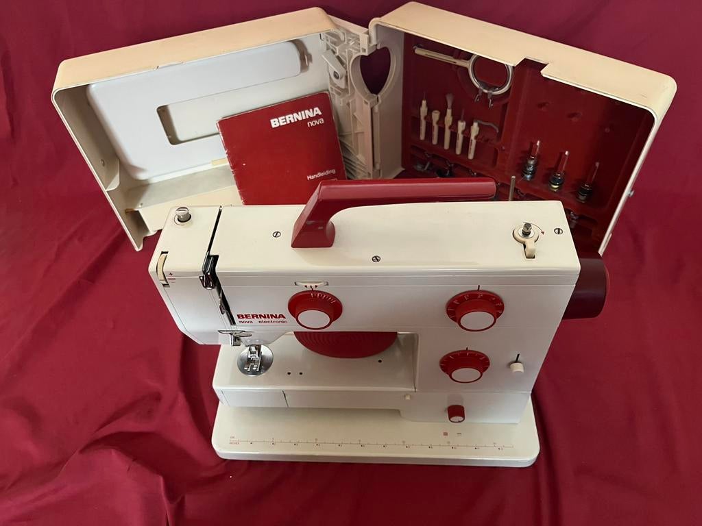 Vrije arm Bernina Nova 900 electronic in complete nieuwst., Ophalen of Verzenden, Zo goed als nieuw, Naaimachine, Bernina