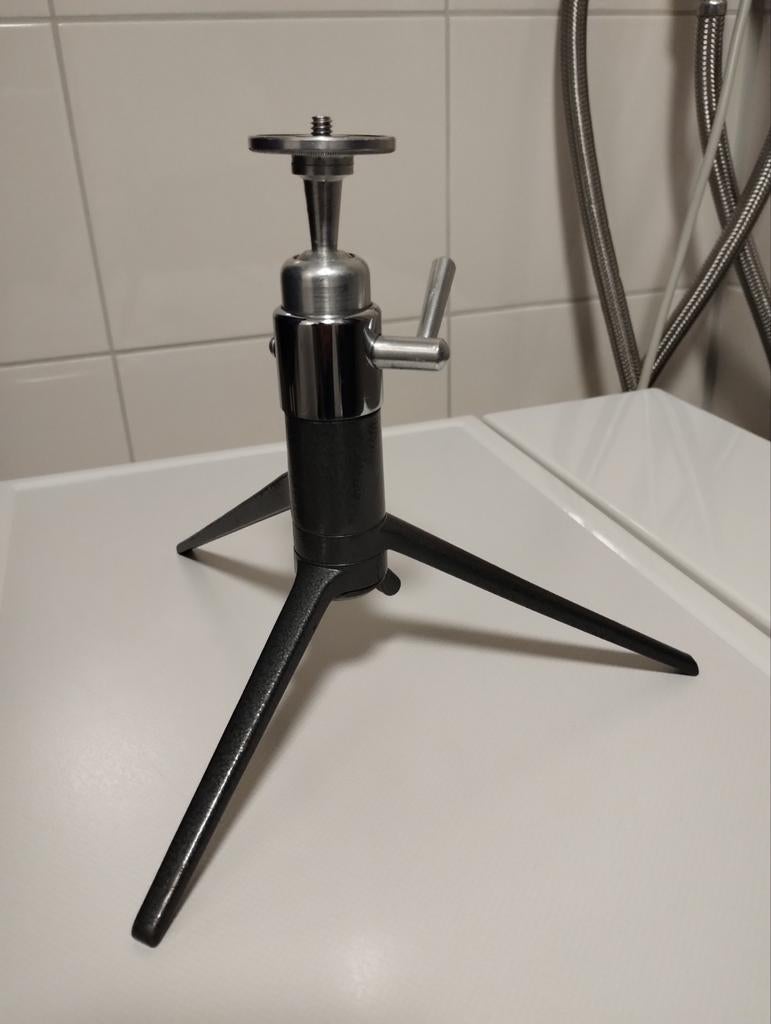 vintage jaren vijftig Leitz Wetzlar klein statief, Audio, Tv en Foto, Fotografie | Statieven en Balhoofden, Ophalen of Verzenden