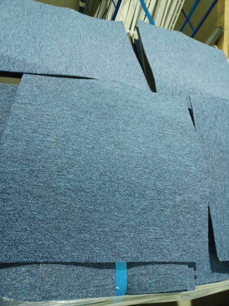 Gebruikte tapijttegels ca. 3700 m², Ophalen, Gebruikt, Blauw, 75 m² of meer