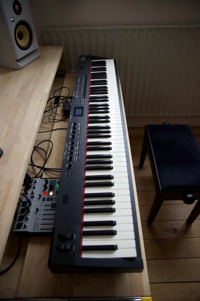 Roland RD-88 (incl. Flightcase en stofhoes), Ophalen, Zo goed als nieuw, 88 toetsen, Roland