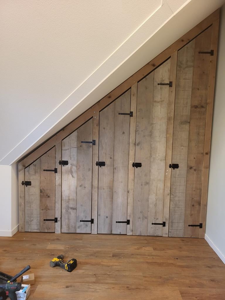 Schuine wand kledingkast steigerhout, Ophalen of Verzenden, 25 tot 50 cm, 150 tot 200 cm, 200 cm of meer