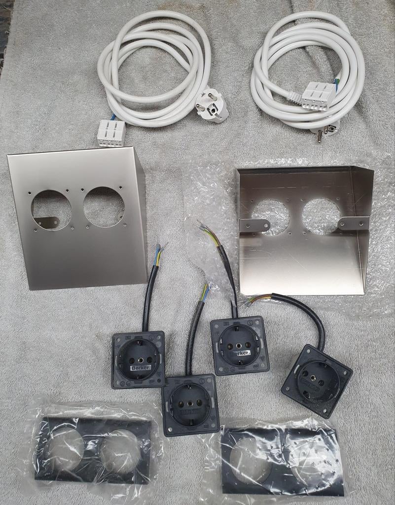 Onderbouw stopcontacten  voor keuken of caravan, Doe-het-zelf en Verbouw, Elektra en Kabels, Ophalen, Stopcontact