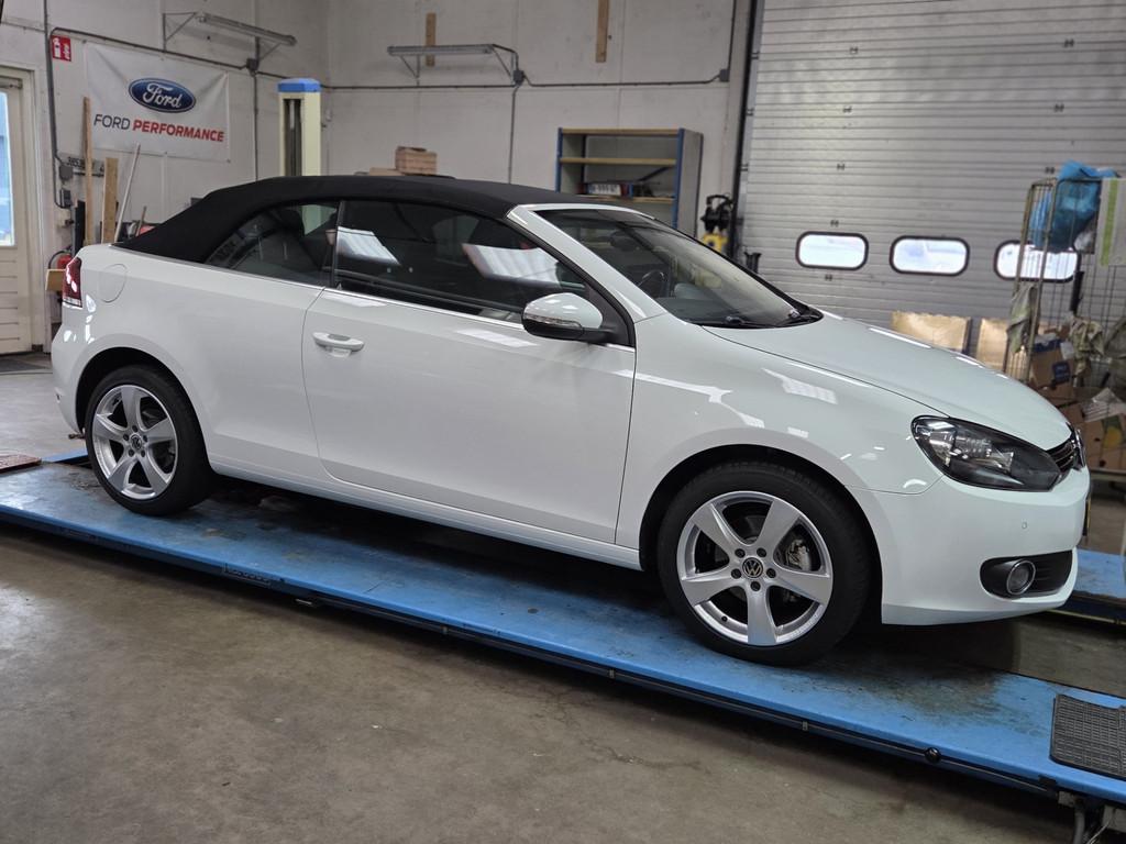 Volkswagen Golf Cabriolet Dealeronderhouden NAP APK GARANTIE, Voorwielaandrijving, Euro 5, Stof, Zwart