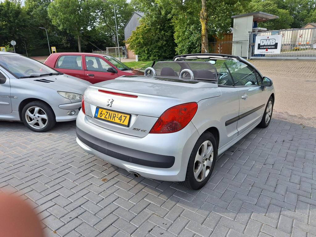 Peugeot 207 CC 1.6 VTi Première / Super leuke Cabrio / APK, Auto's, Peugeot, 15 km/l, Gebruikt, 4 cilinders, Cabriolet