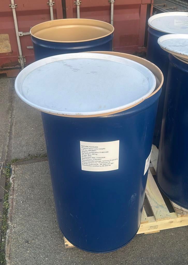 Metalen tonnen met deksen, Minder dan 75 liter, Ophalen, Zo goed als nieuw, Metaal