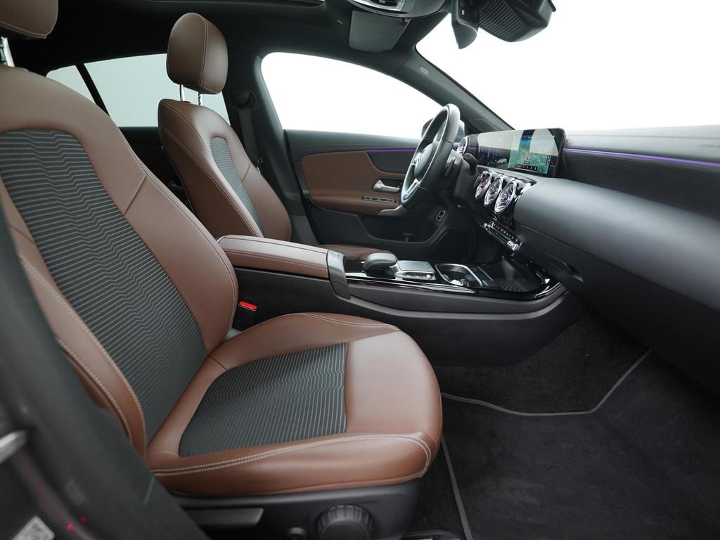 Mercedes-Benz CLA-klasse Shooting Brake 250e Progressive | W, Stof, Gebruikt, 4 cilinders, Lichtsensor