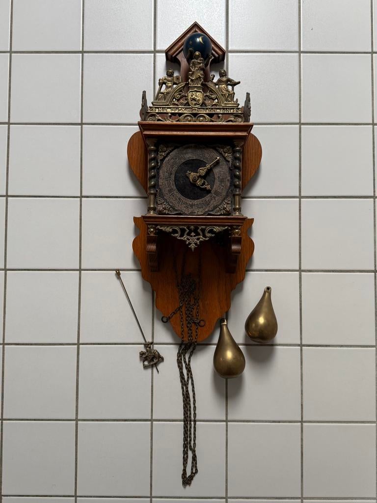 Antieke Zaanse wandklok met gewichten, Ophalen