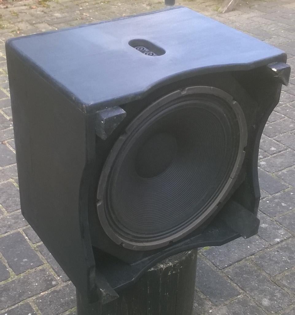 Baskast Oliebollenkraam Deventer 15 inch, 2 stuks, Overige merken, Subwoofer, Ophalen of Verzenden, Zo goed als nieuw