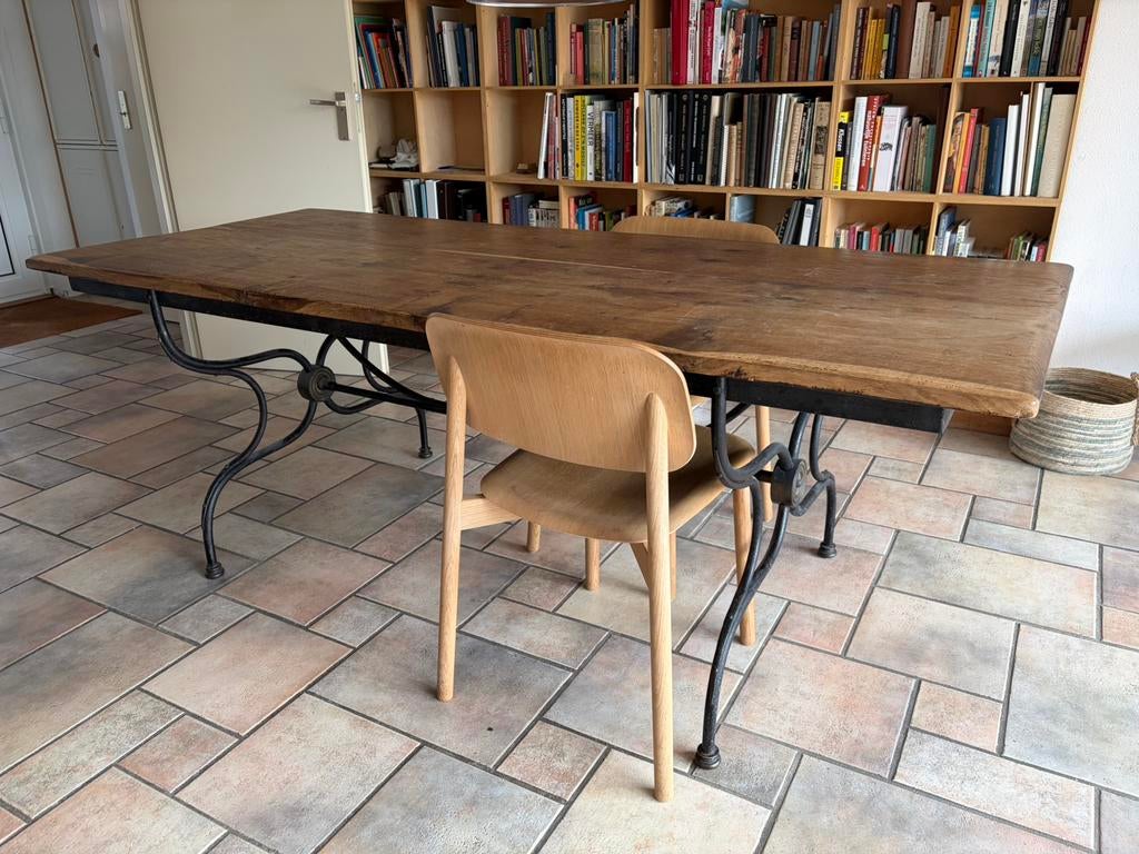 Rustieke houten eettafel met sierlijk onderstel, Huis en Inrichting, Tafels | Eettafels, Ophalen, Gebruikt, 200 cm of meer, 50 tot 100 cm