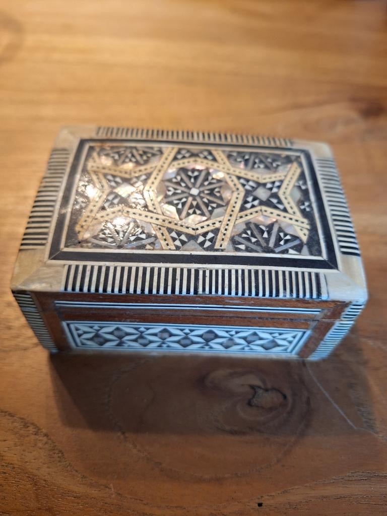 Vintage houten Sieradendoosje met parelmoer Inlegwerk, Huis en Inrichting, Minder dan 50 cm, Gebruikt, Minder dan 50 cm, Ophalen of Verzenden