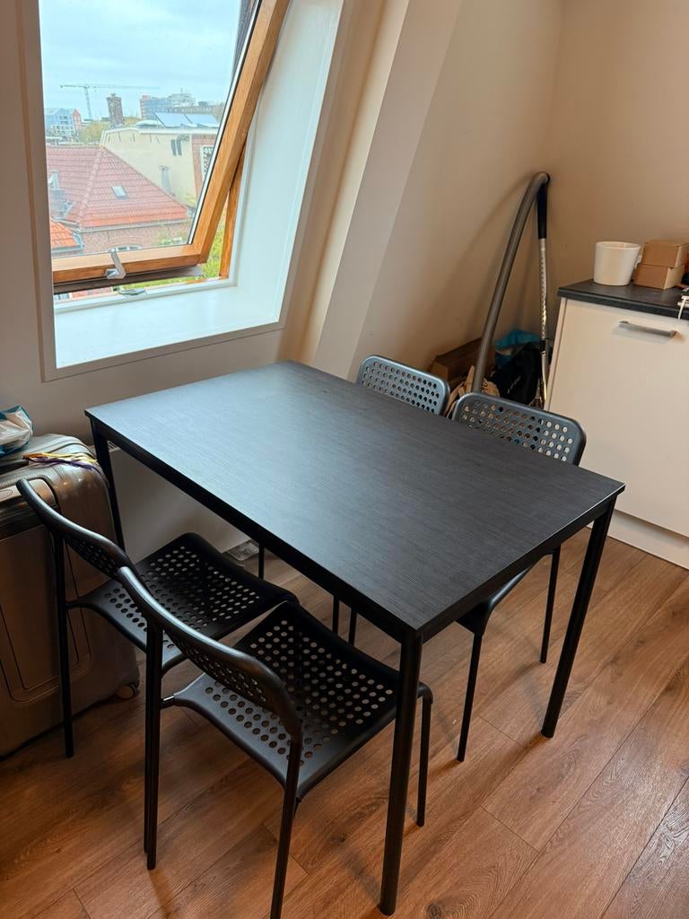 Black dining table set with 4 chairs (IKEA), Ophalen, 50 tot 100 cm, Zo goed als nieuw, Vier personen