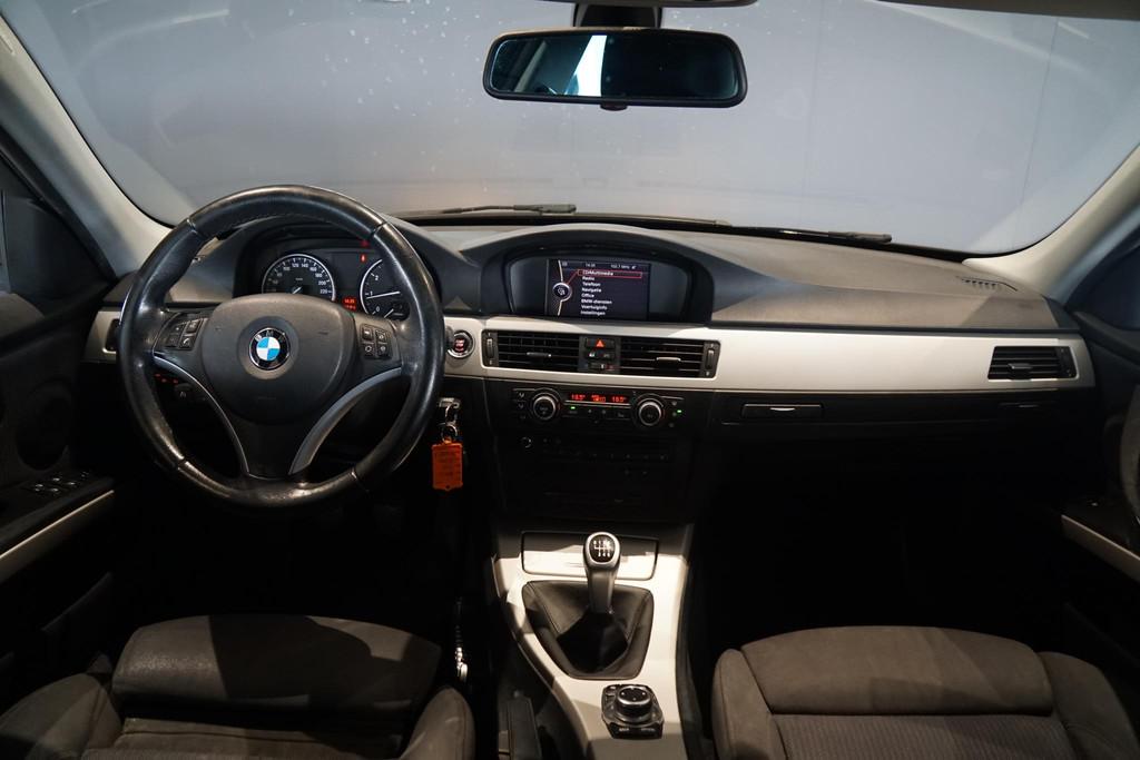 BMW 3-serie Touring 318i Business Line, Euro 5, Blauw, Origineel Nederlands, Handgeschakeld