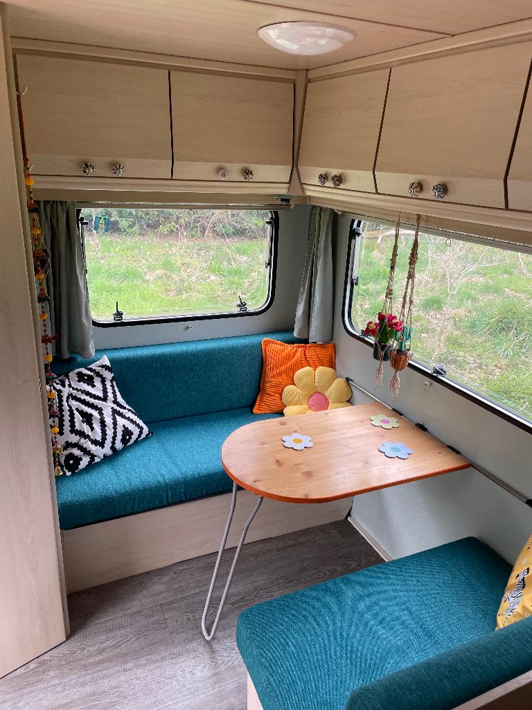 Gepimpte Caravelair caravan, Queensbed, Kachel, Treinzit, Particulier