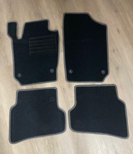 Mattenset voor een Seat Ibiza Type: 6J, Auto-onderdelen, Interieur en Bekleding, Info@schoenek.de, Nieuw, Ophalen of Verzenden