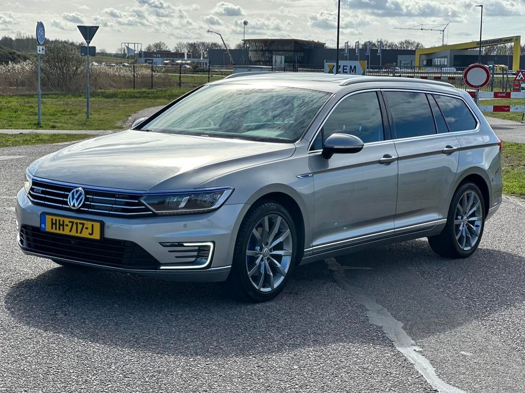Volkswagen Passat 1.4 TSI 160KW GTE Phev VAR Dsg6 2015 Grijs, Auto's, Volkswagen, 156 pk, Hybride Elektrisch/Benzine, 1600 kg