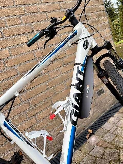 Mountain bike giant wit / lichtblauwe, Ophalen, Giant, Zo goed als nieuw, Heren
