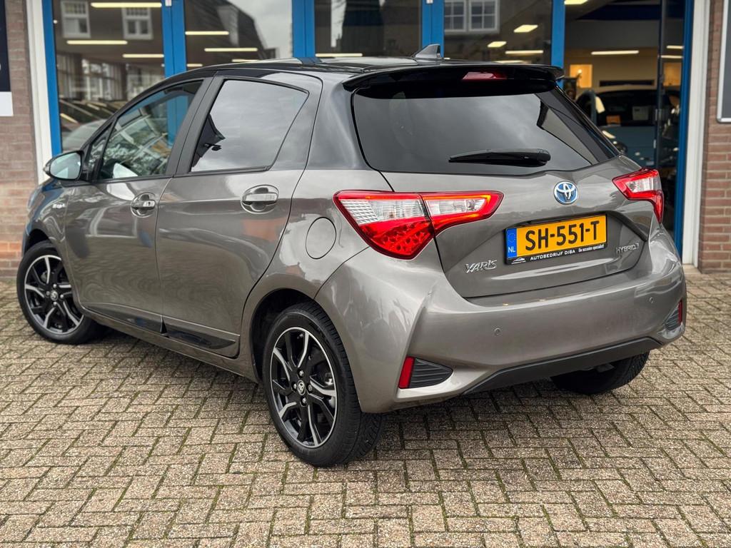 Toyota Yaris 1.5 Hybrid Bi-Tone Plus 2018 AUT NAVI CLIMA NAP, Gebruikt, 4 cilinders, 49 €/maand, Origineel Nederlands