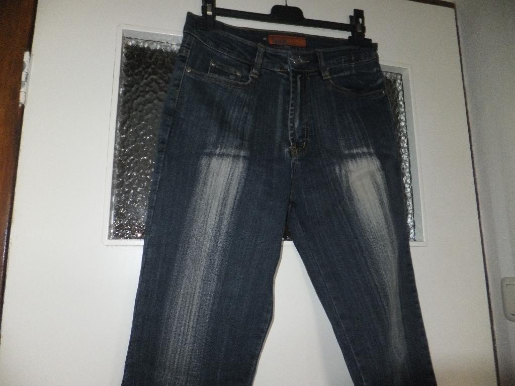 Mooie donkerblauwe lange 5 pocket jeans, zo goed als nieuw., Verzenden, Zo goed als nieuw, Blauw, W28 - W29 (confectie 36)