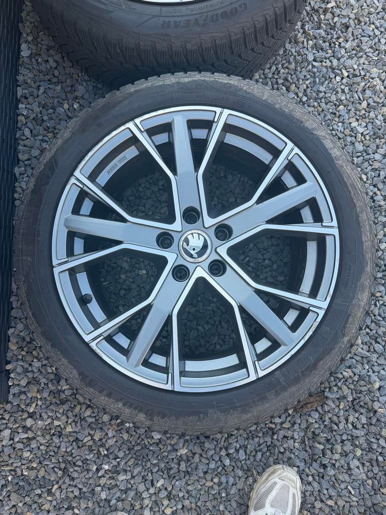 Winterbanden set origineel Audi met Skoda badge, Ophalen of Verzenden, Gebruikt