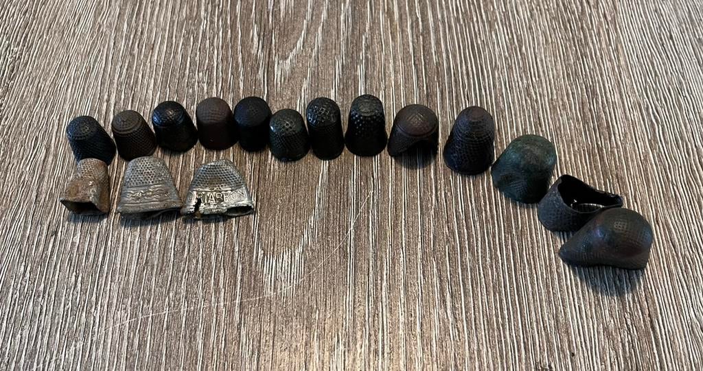 Lotje vingerhoedjes, Ophalen of Verzenden, Gebruikt, Overige materialen, Nederland