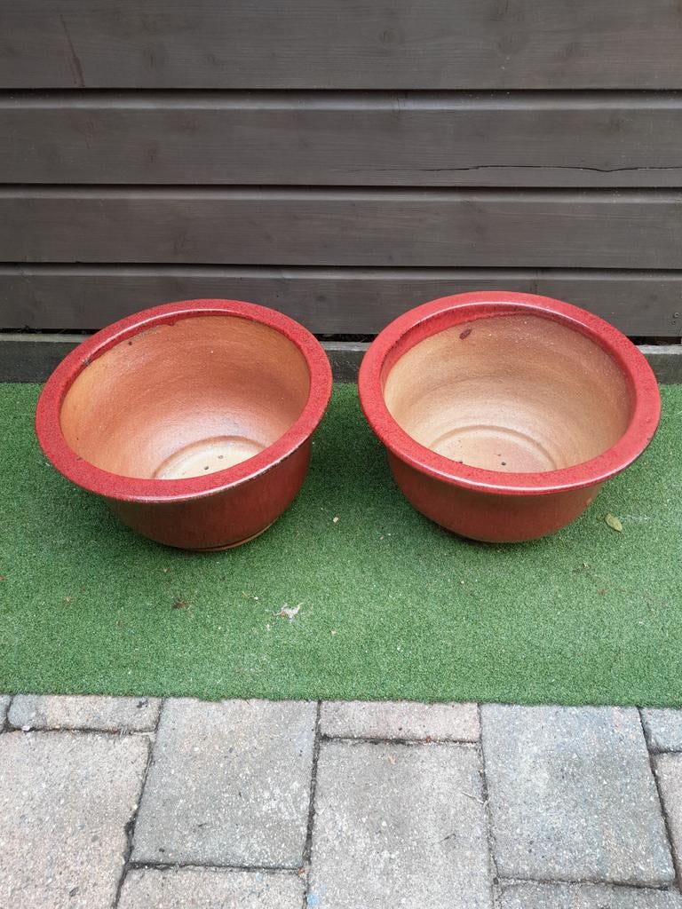 2 Grote bloempotten diameter 40 cm, Steen, Rond, Zo goed als nieuw, Minder dan 40 cm