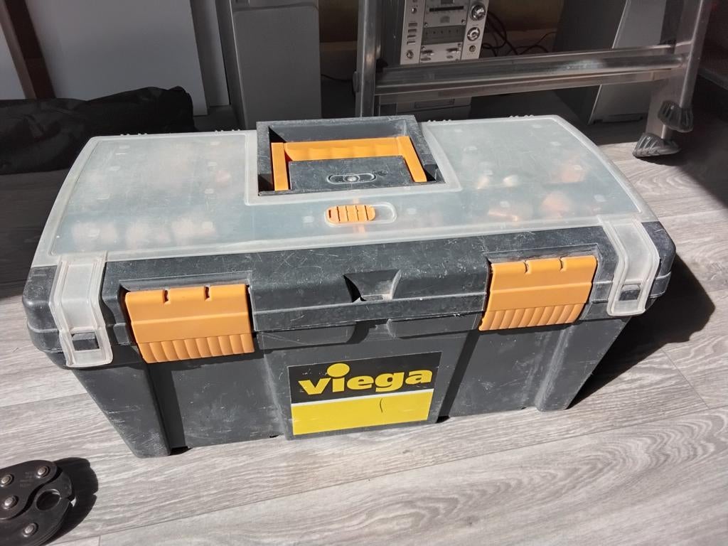 Viega gereedschapskist met tangen en koppelingen, Ophalen, Nieuw