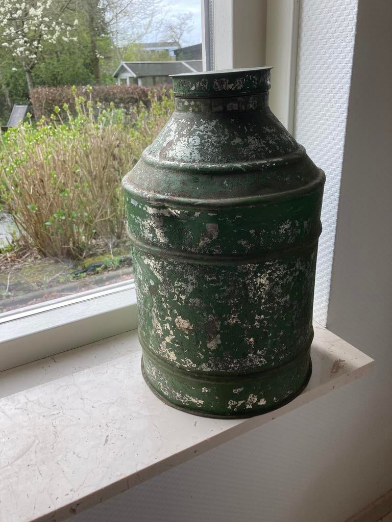 Grote groene oude blikken bus met deksel, Ophalen of Verzenden