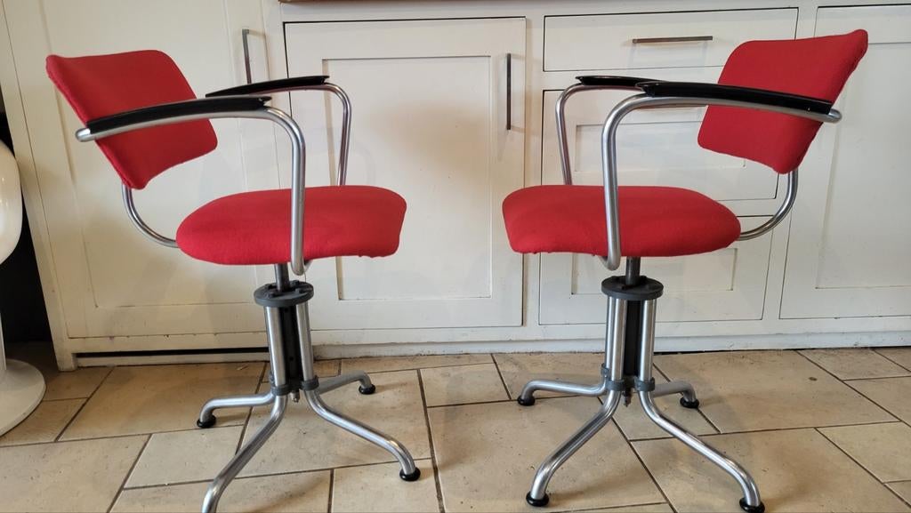 Een iconische Gispen 354 bureaustoelen ontworpen door W.H. G, Ophalen, Gebruikt, Twee