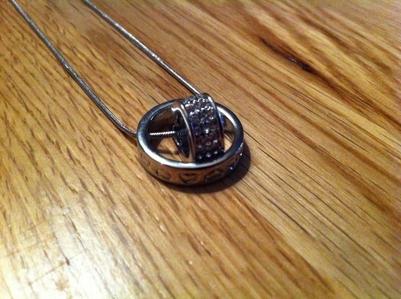 verzilverde ketting met twee hangers met swarovski element, Sieraden, Tassen en Uiterlijk, Kettinghangers, Nieuw, Ophalen of Verzenden