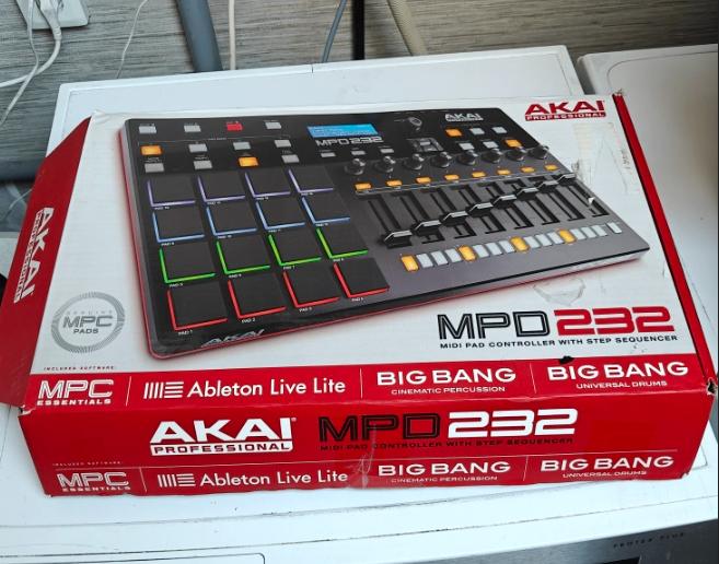 Akai MPD 232, Ophalen of Verzenden, Zo goed als nieuw