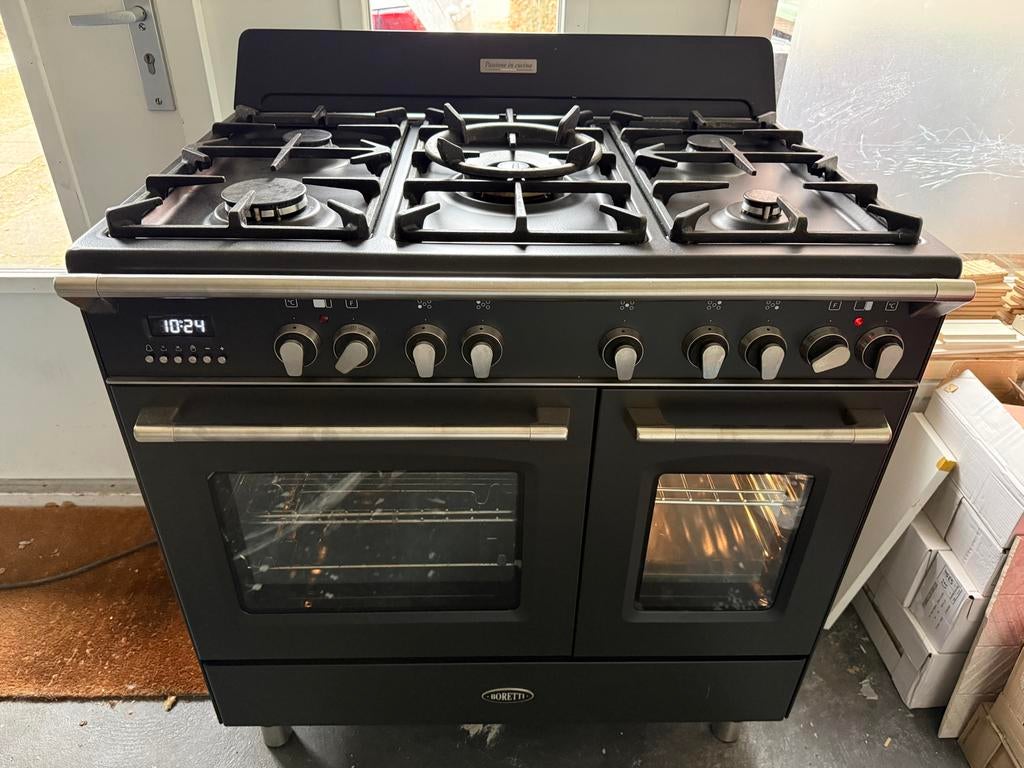 2022 Boretti Toscana Gasfornuis Antraciet 90cm 5-pit 2 Ovens, Witgoed en Apparatuur, Fornuizen, Ophalen, 60 cm of meer, Zo goed als nieuw