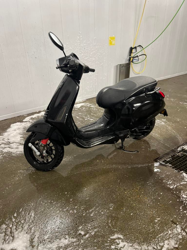snelle vespa sprint brom, Fietsen en Brommers, Scooters | Vespa, Ophalen of Verzenden, Zo goed als nieuw, Benzine, Overige modellen