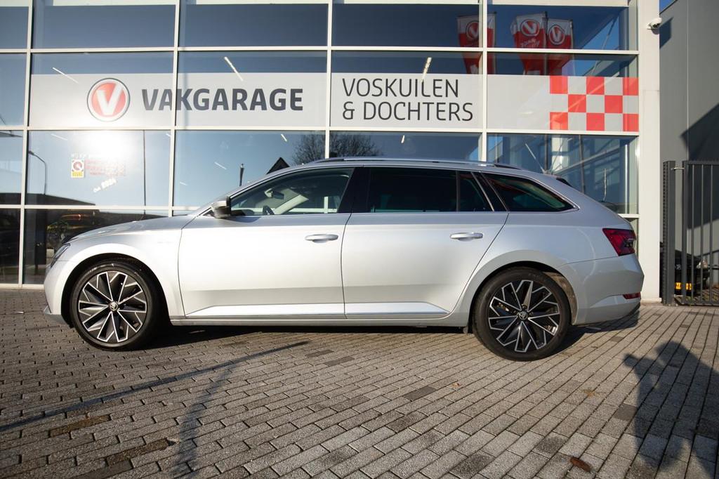 Skoda Superb Combi 1.5 TSI ACT Laurin&Klement Trekhaak, 12 maanden, Zwart, 4 cilinders, 1600 kg