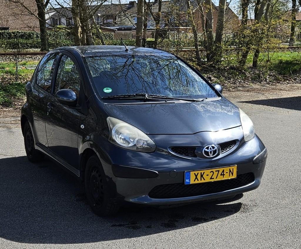 Toyota 2007 Grijs, Zwart, 4 stoelen, 68 pk, Handgeschakeld