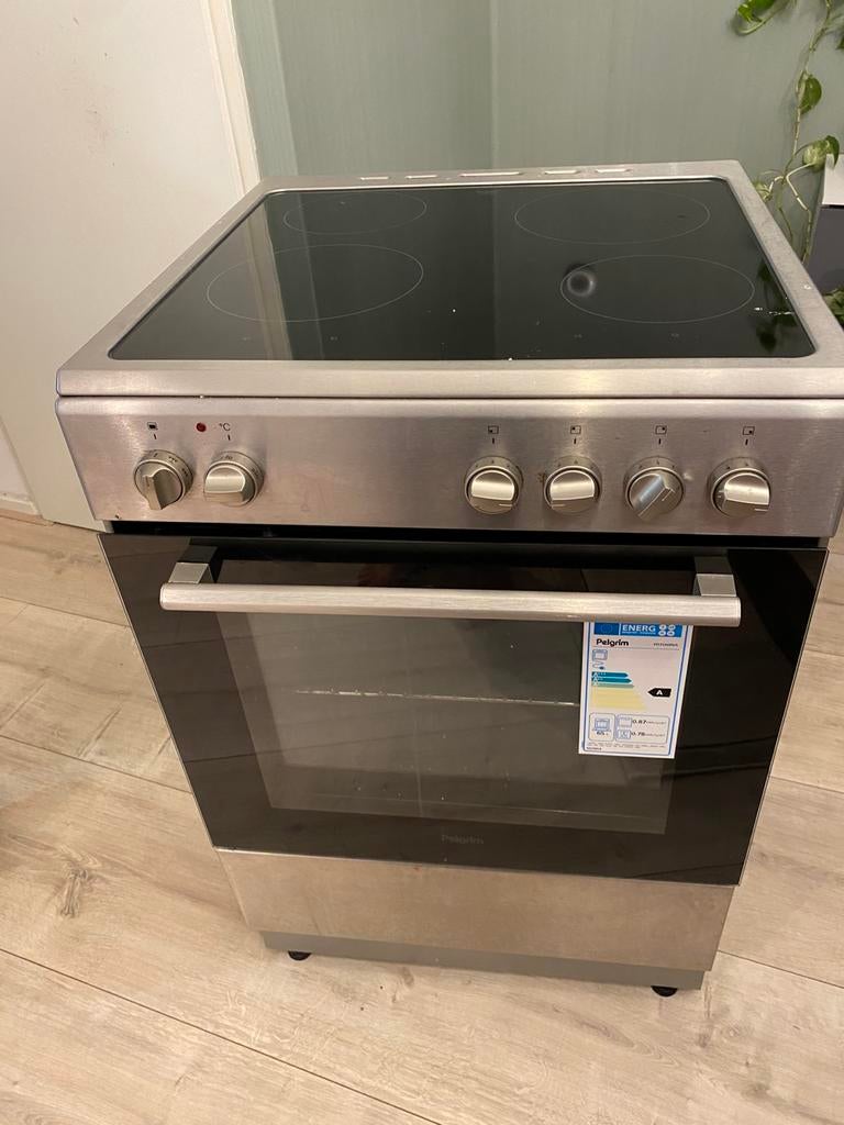 Heel nieuwe elektrisch keramisch fornuis, Zo goed als nieuw, Inbouw, Inductie, 85 tot 90 cm