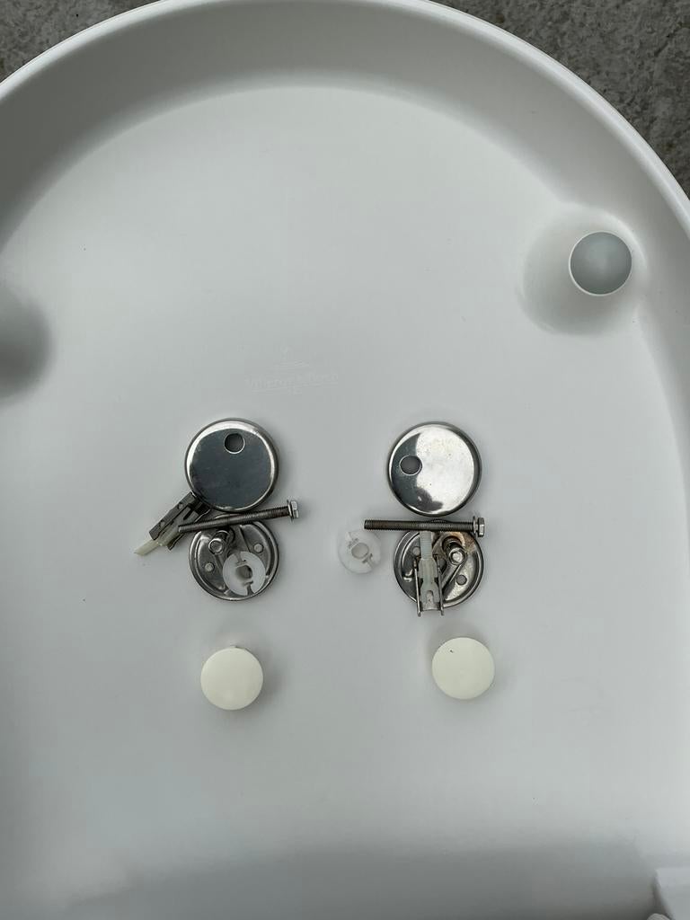 Toilet van villeroy&boch., Doe-het-zelf en Verbouw, Sanitair, Ophalen, Zo goed als nieuw, Toilet