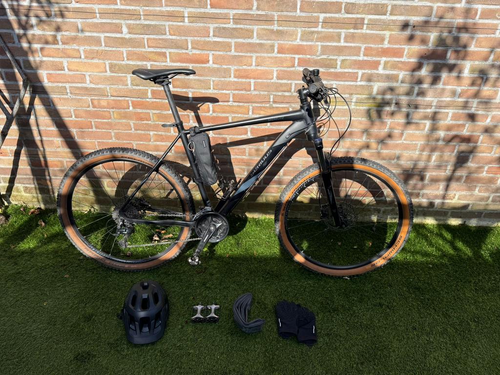 Mountainbike (shoreline) met accessoires te koop, Fietsen en Brommers, Ophalen