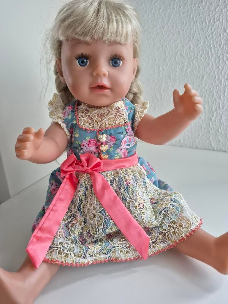 Baby Born kleertjes Tiroler Jurkje Babyborn Excl.poppen, Ophalen of Verzenden, Zo goed als nieuw