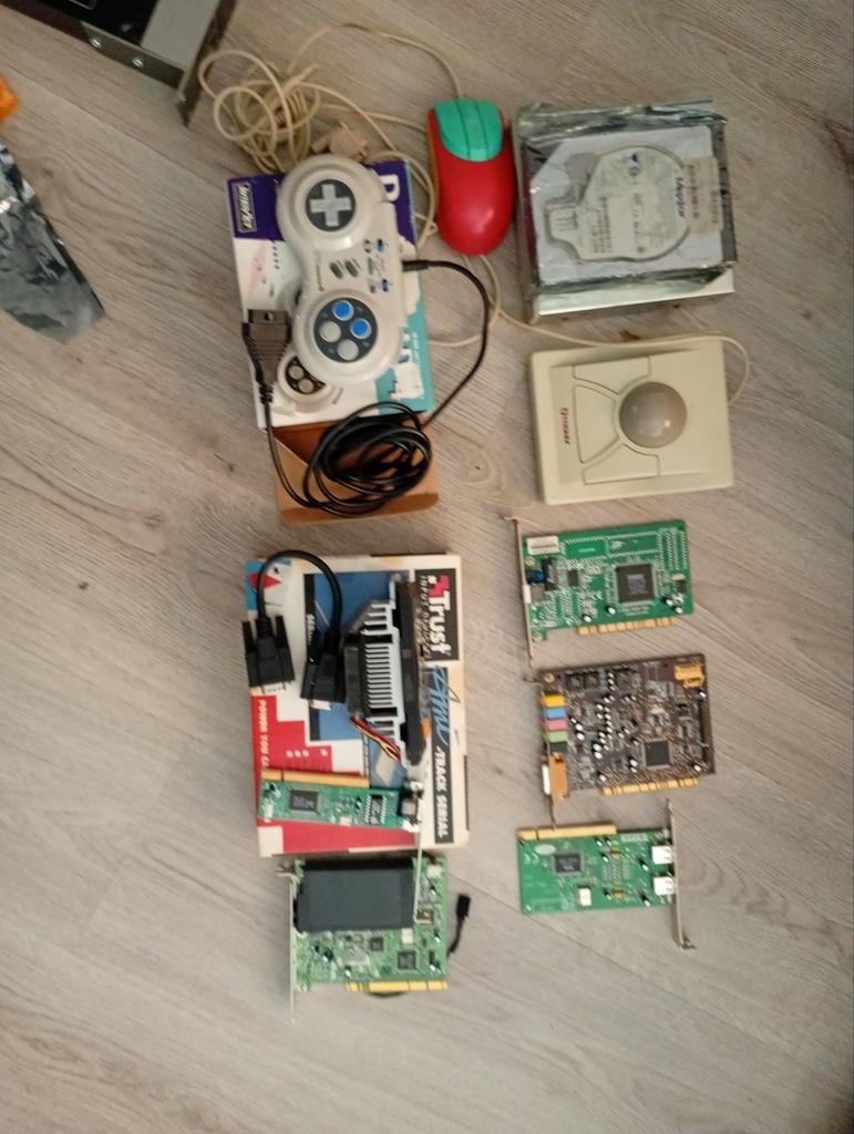 Partij oude computeronderdelen en accessoires, Computers en Software, Overige Computers en Software, Ophalen of Verzenden