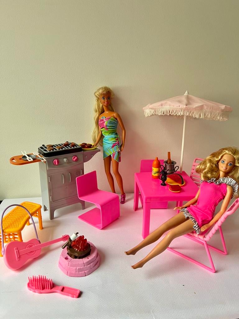 Barbie beach time, bbq, tuinset,, Ophalen of Verzenden, Zo goed als nieuw, Barbie
