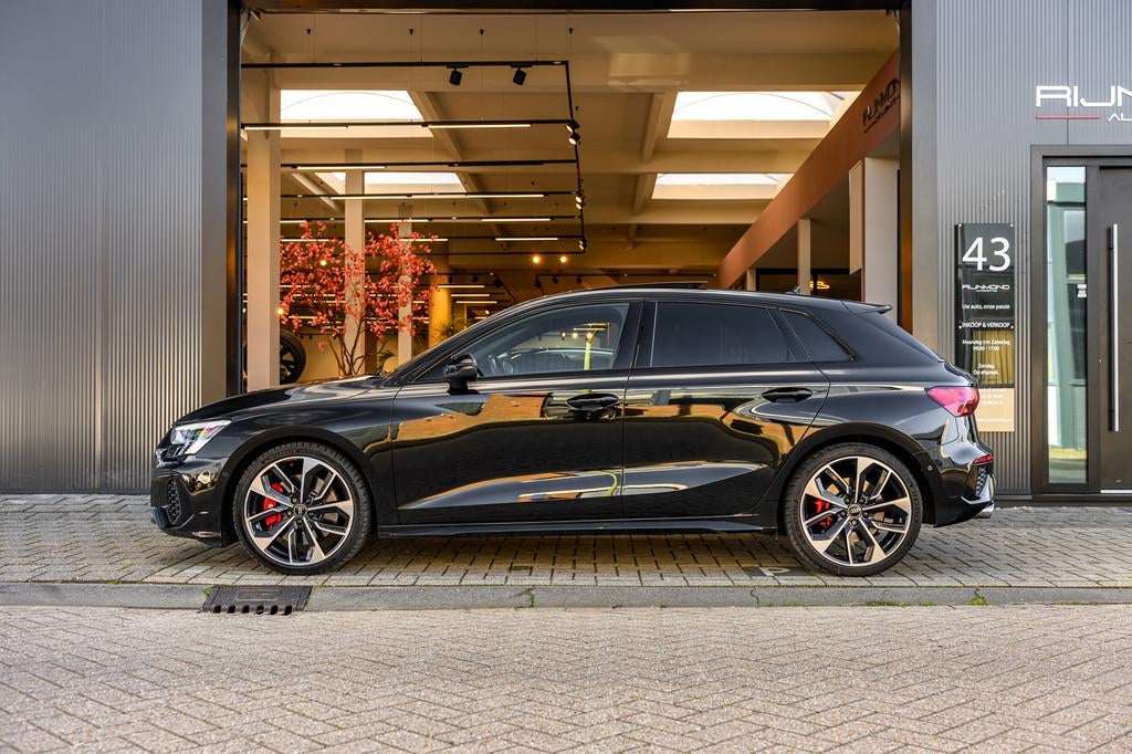 Audi A3 Sportback 2.0 TFSI S3 quattro Edition One |B&O|Pano|, Gebruikt, 4 cilinders, 1984 cc, Zwart