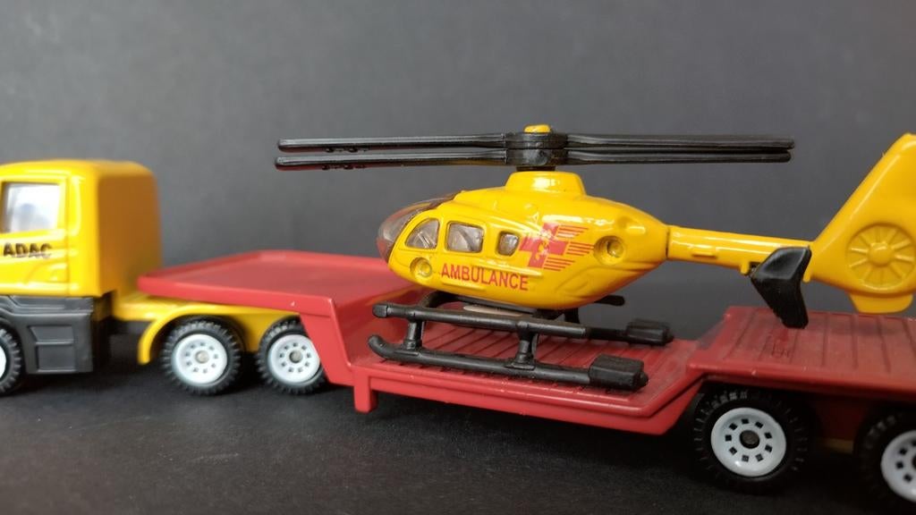 Scania Torpedo met air ambulance heli 1:87 Siku Pol, Hobby en Vrije tijd, Schlittenbacherstrasse 60 Lüdenscheid Germany, SIKU