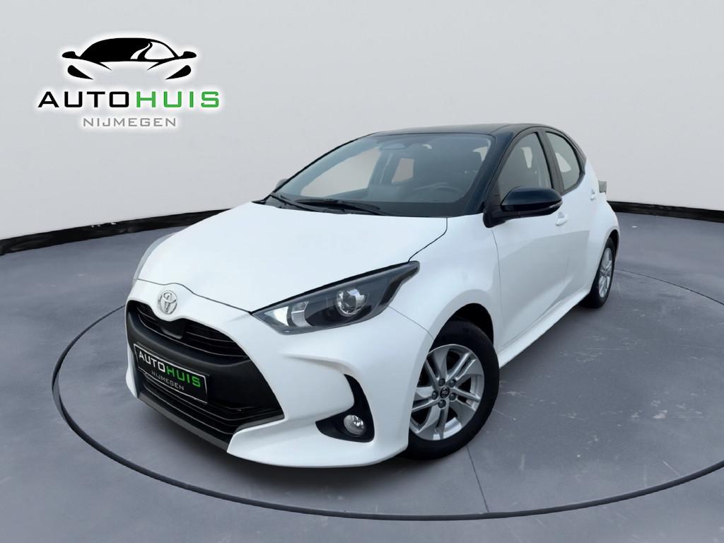 Toyota Yaris 1.5 Hybrid Bi-Tone Apple carplay Cruise control, Auto's, Toyota, Stof, Gebruikt, Zwart, 4 cilinders
